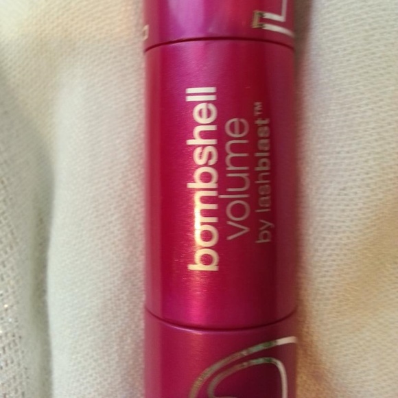 🔥HOT DEAL🔥 Covergirl Bombshell Volume by Lashblast - Picture 6 of 6